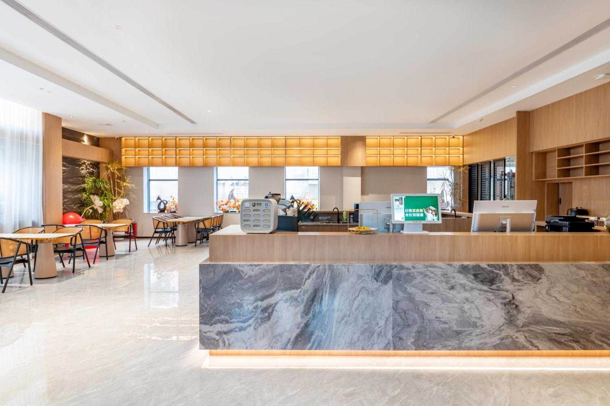 Luyue Hotel Movie Hotel Huaqiangbei Convention And Exhibition Center Branch Shenzhen Exterior foto